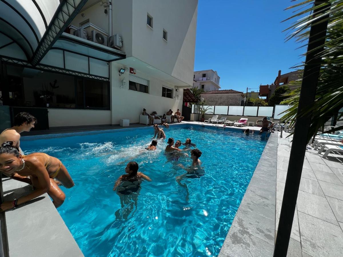 Hotel Ardea Riccione Eksteriør billede